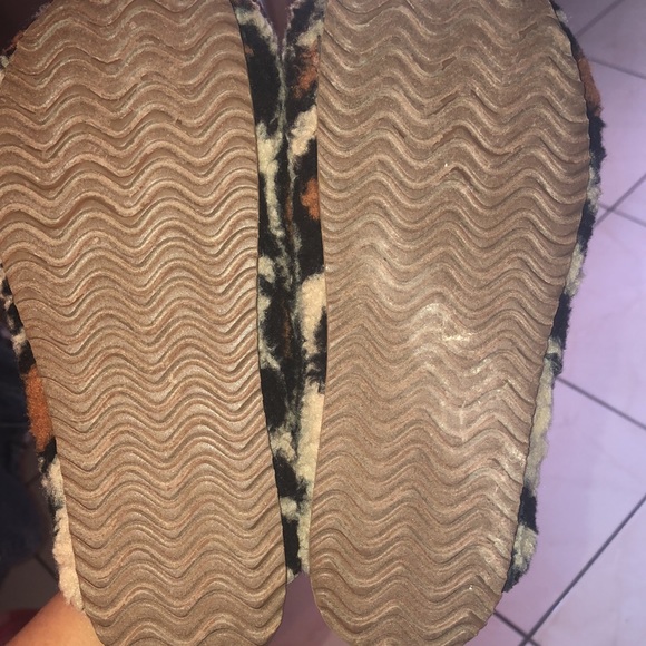 NWOT Steve Madden sherpa leopard slip on clogs size 7 - Picture 8 of 8